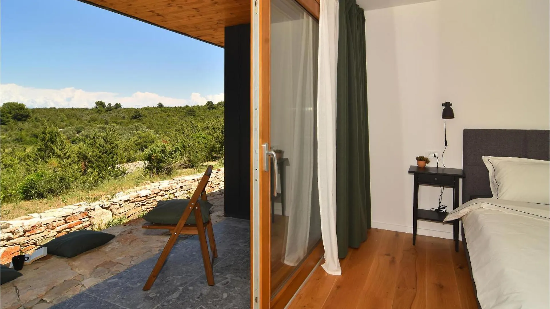 Holiday home Stunning Home In Dragove With House Sea View