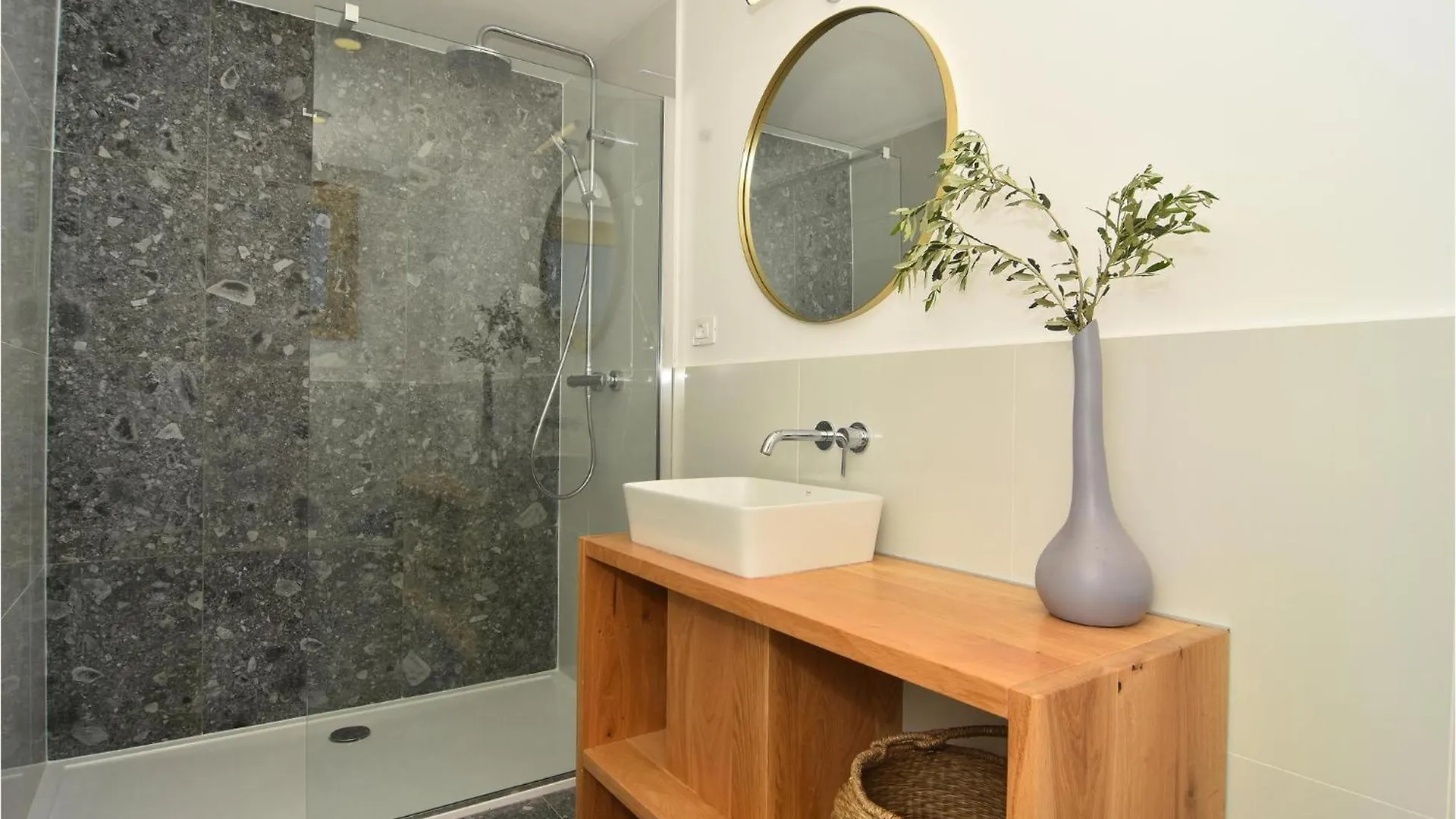 Stunning Home In Dragove With House Sea View